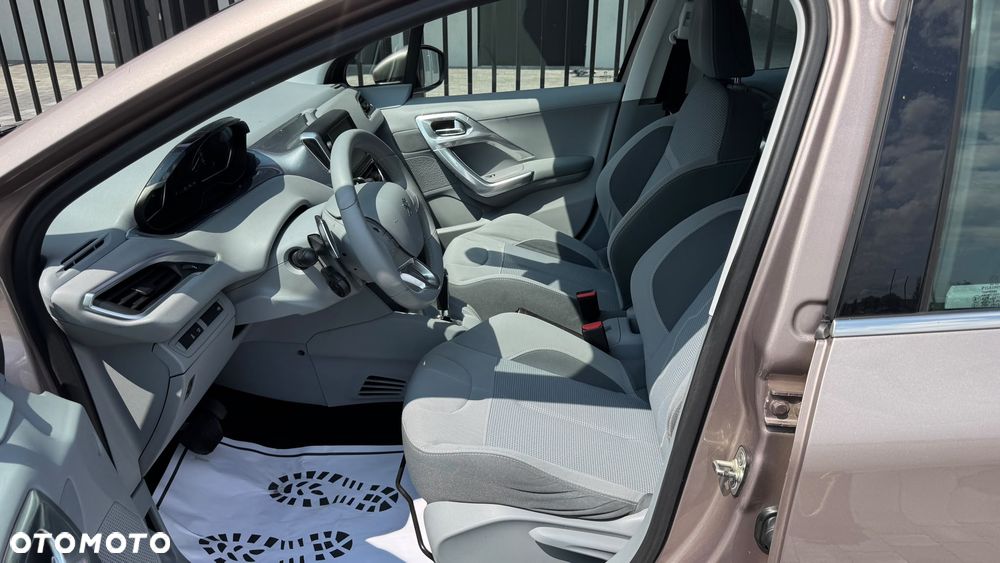 Peugeot 208 - 21