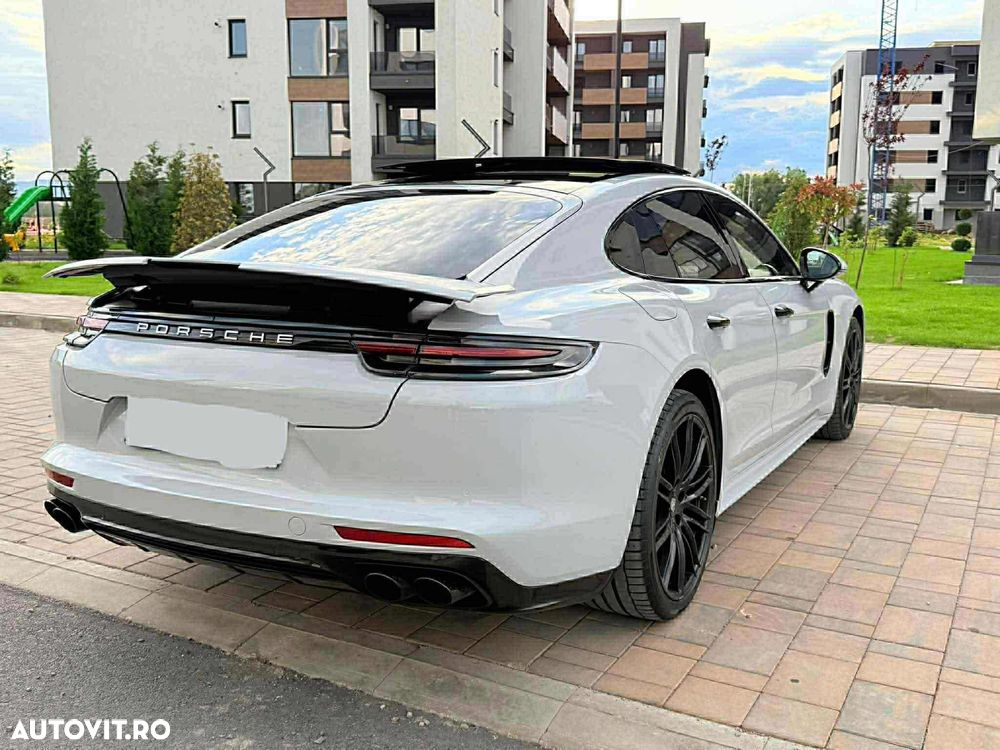 Porsche Panamera Turbo - 8
