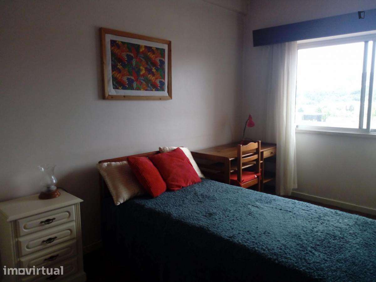 Quarto - localizado em Arregaça Coimbra - Grande imagem: 2/22