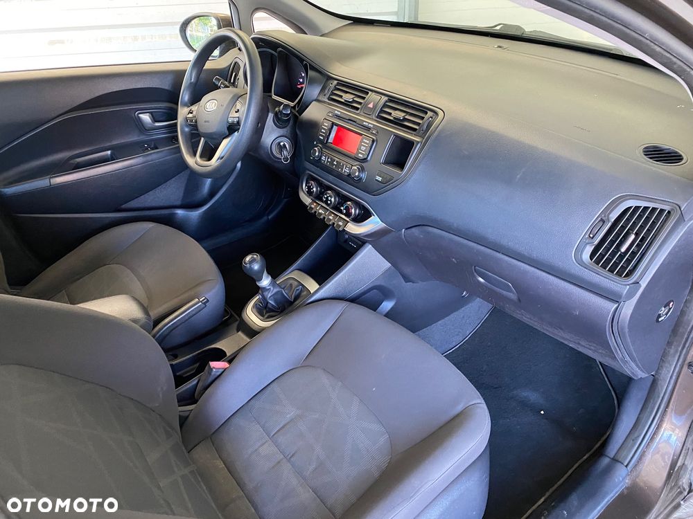 Kia Rio 1.2 M - 11