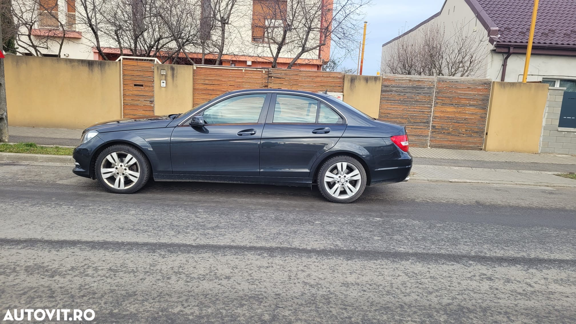 Mercedes-Benz C 220 d 4MATIC Aut. - 4