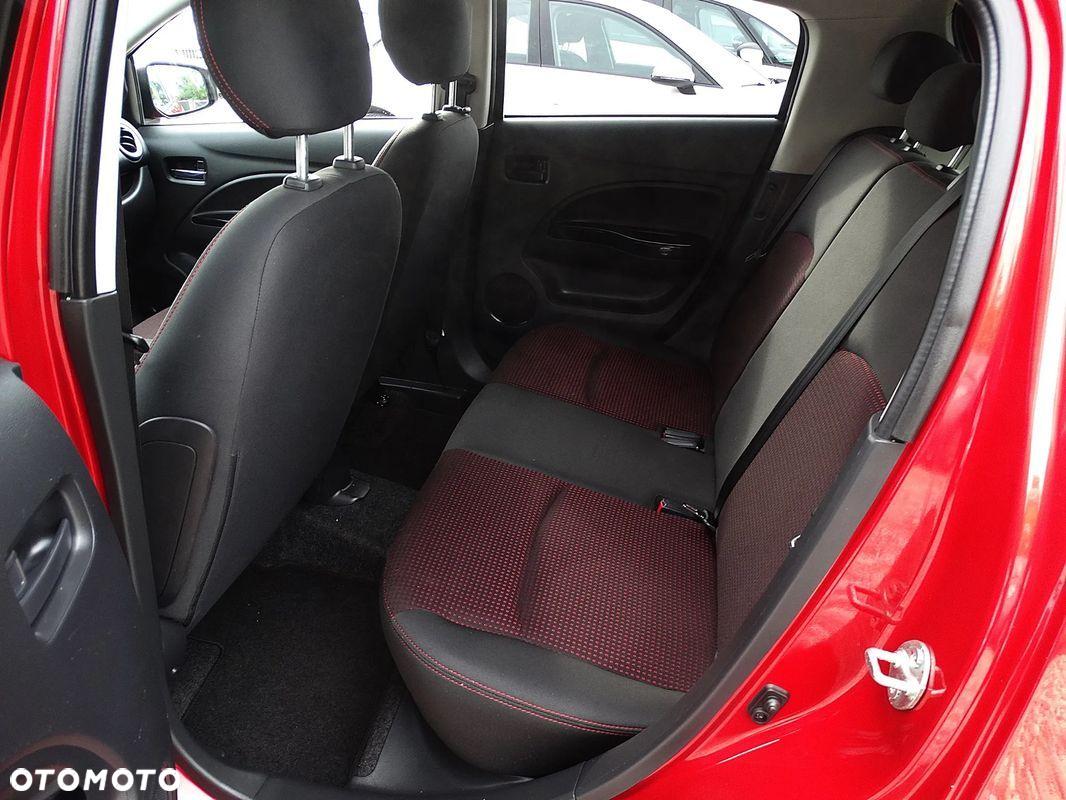 Mitsubishi Space Star 1.2 AS&G Intense - 32