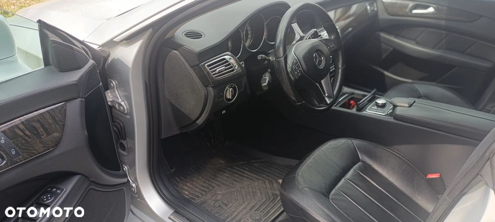 Mercedes-Benz CLS - 10