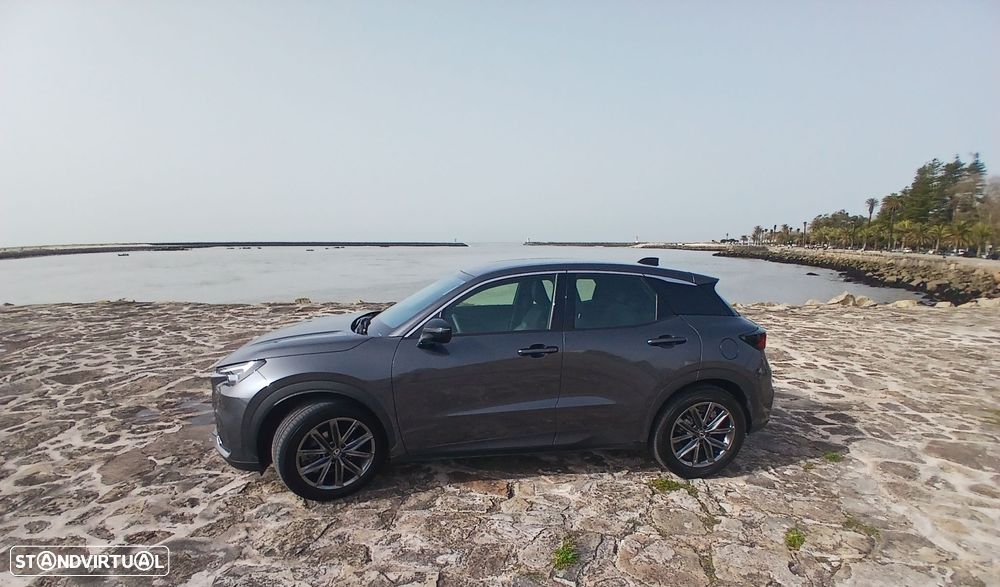 Lexus LBX Elegant - 2