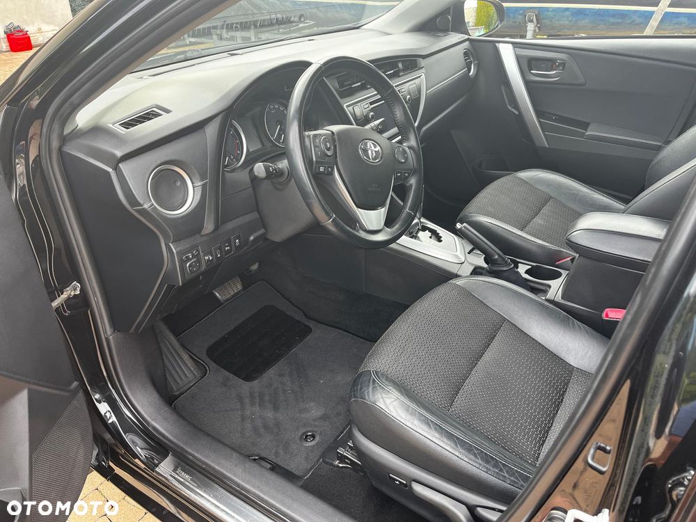 Toyota Auris 1.6 Dynamic MS - 10