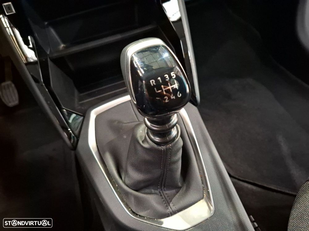 Peugeot 208 1.2 PureTech Active - 19