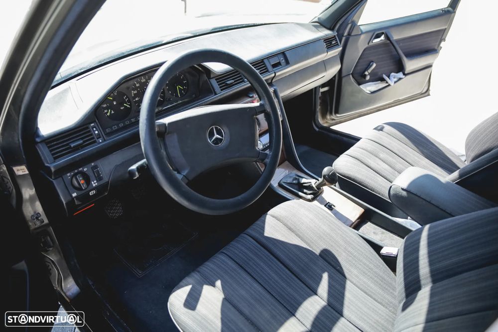 Mercedes-Benz W124 (1984-1997) 200 D - 5