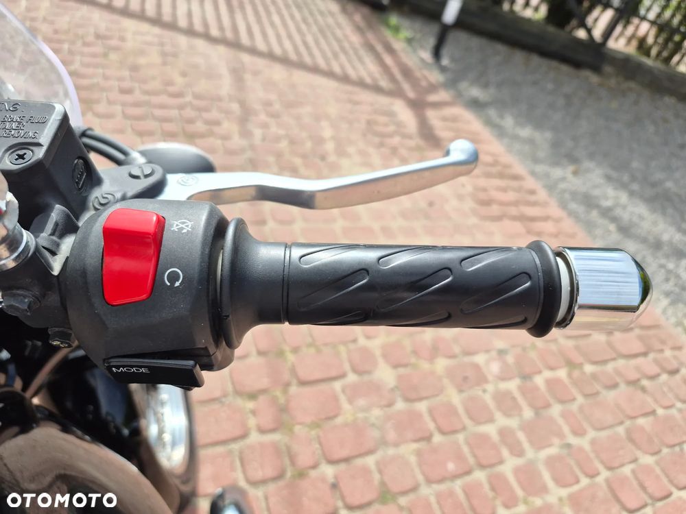 Moto Guzzi V7 - 16