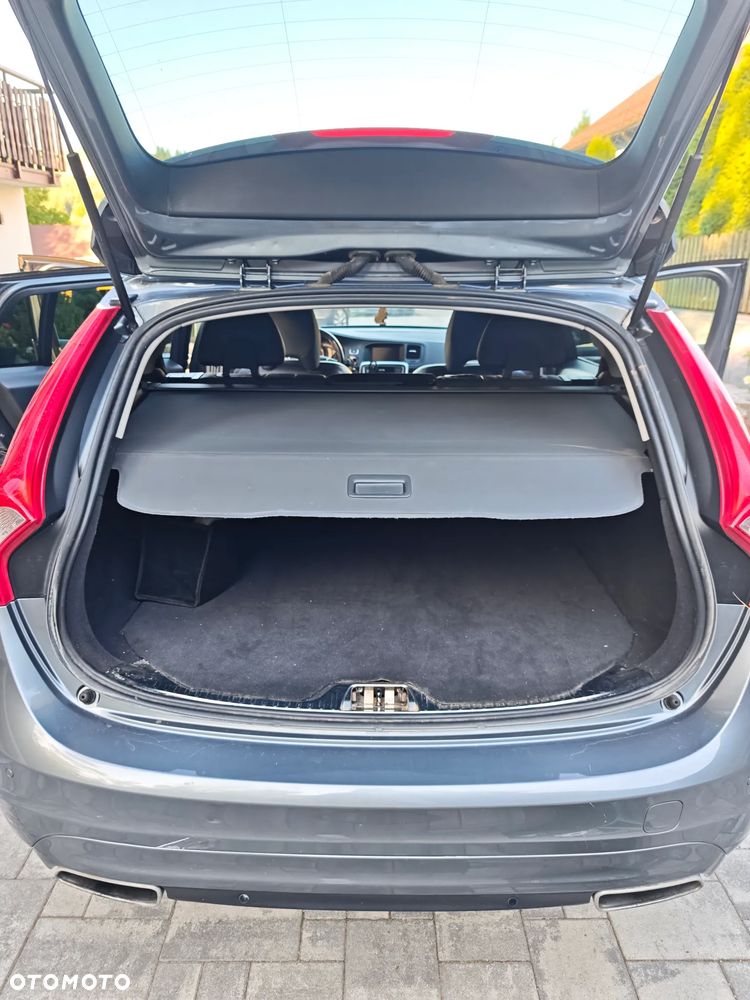 Volvo V60 D4 Drive-E Momentum - 17