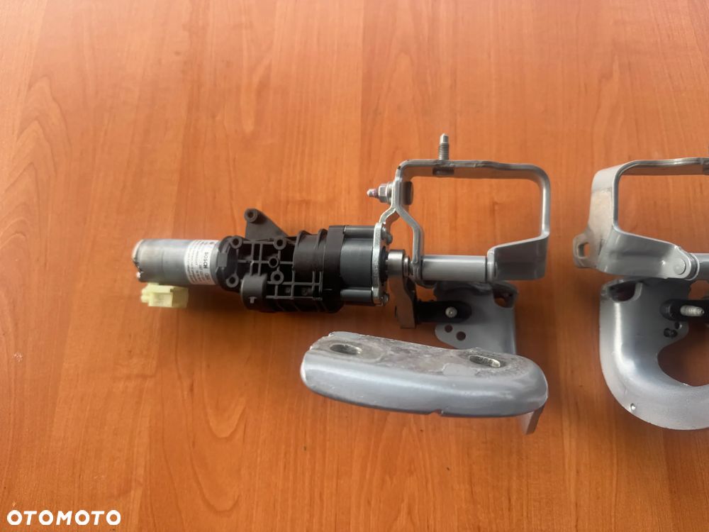 ZAWIASY SIŁOWNIK KLAPY ELEKTRYCZNEJ AUDI A4 B9 8W0827851D 8W0827852D - 2