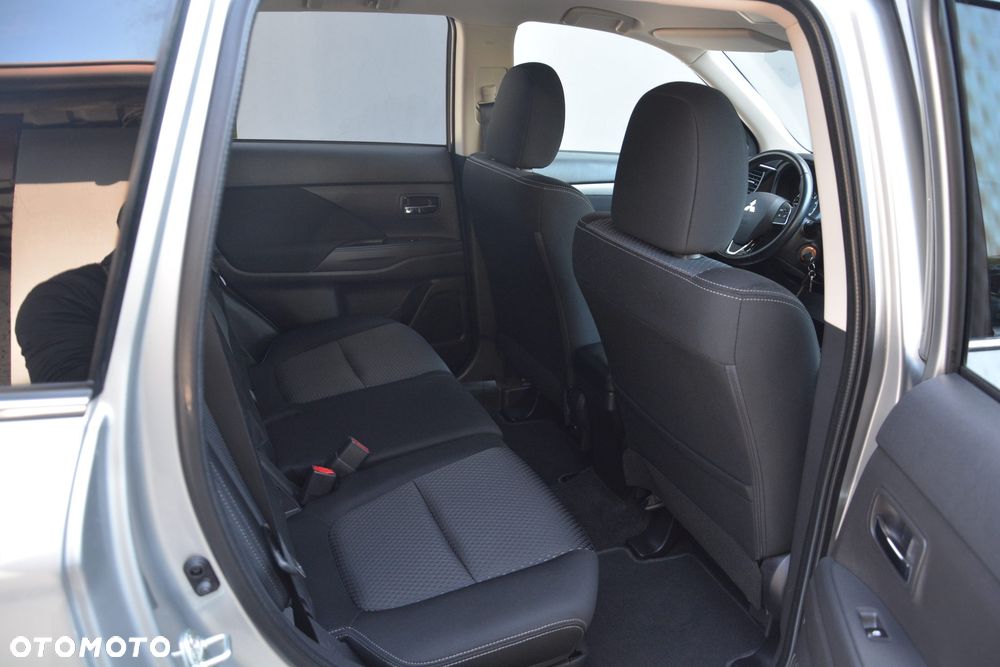 Mitsubishi Outlander - 20