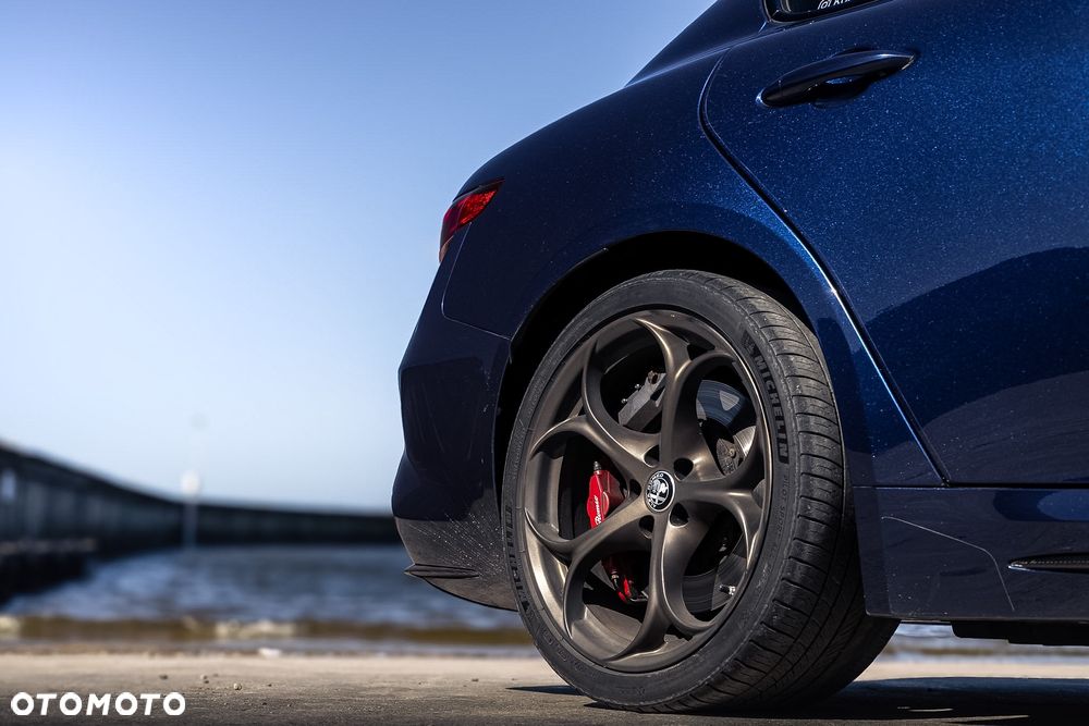 Alfa Romeo Giulia 2.9 Bi Turbo V6 Quadrifoglio - 4