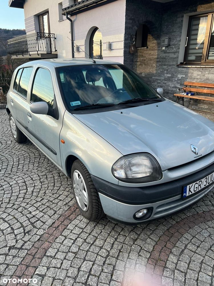 Renault Clio - 2