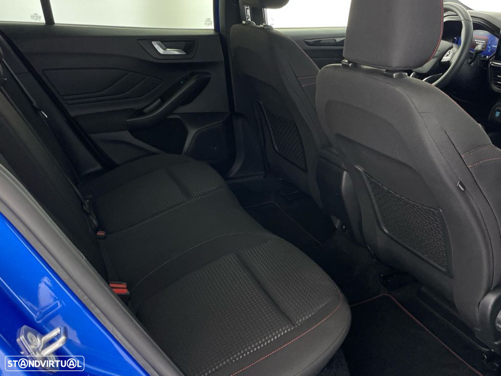 Ford Focus 1.0 EcoBoost MHEV ST-Line X - 25