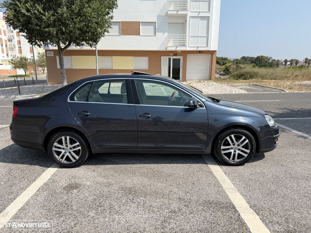 VW Jetta - 1