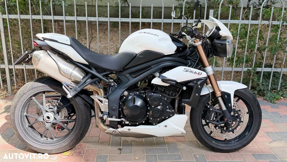 Triumph Speed Triple S - 3