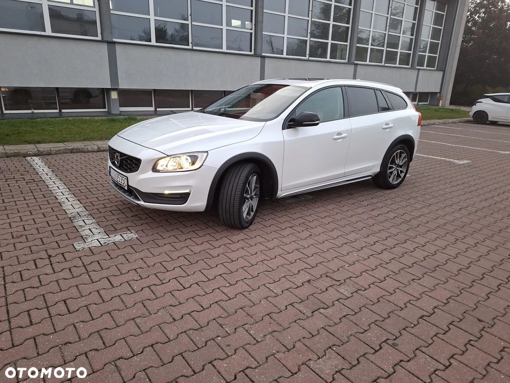Volvo V60 2017 photo 2