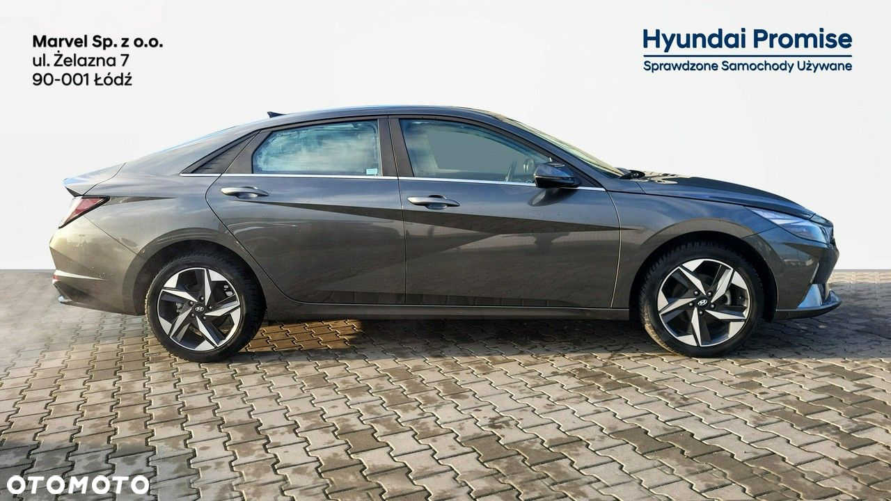 Hyundai Elantra - 4