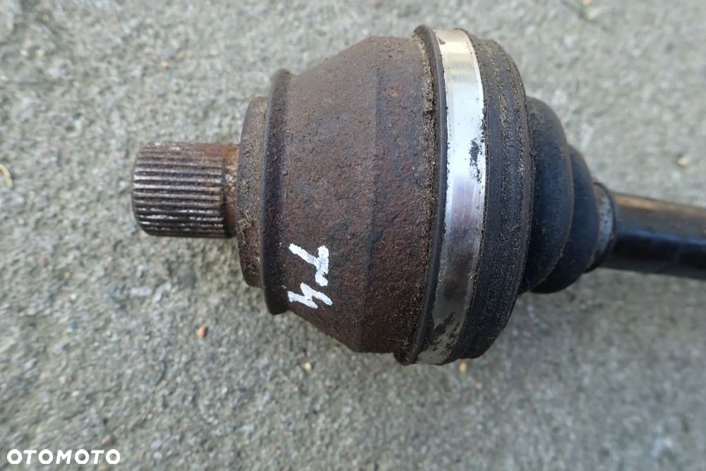 PÓŁOŚ TYŁ VW T4 2.4 D SYNCRO 96r. - 2