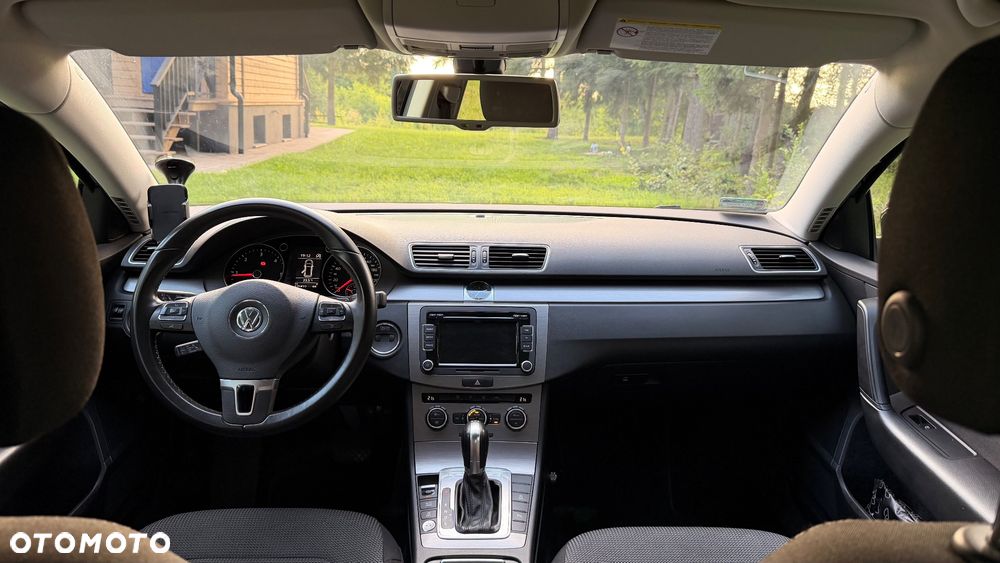 Volkswagen Passat 2.0 TDI Comfortline DSG - 4
