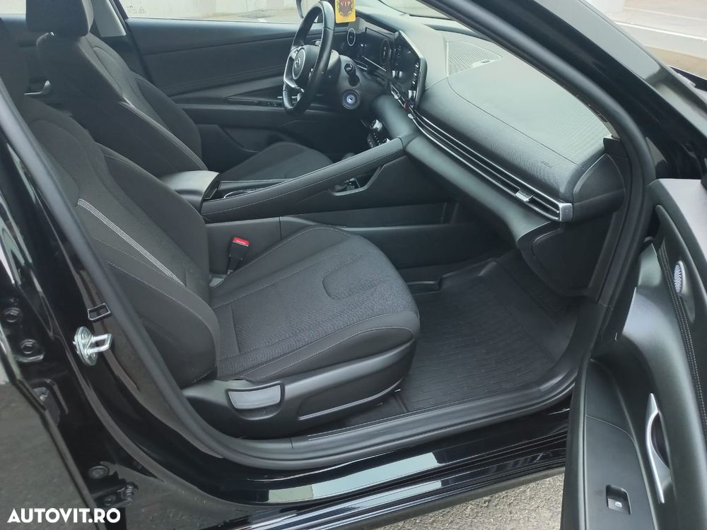 Hyundai Elantra 1.6 l 123 CP CVT Highway - 11