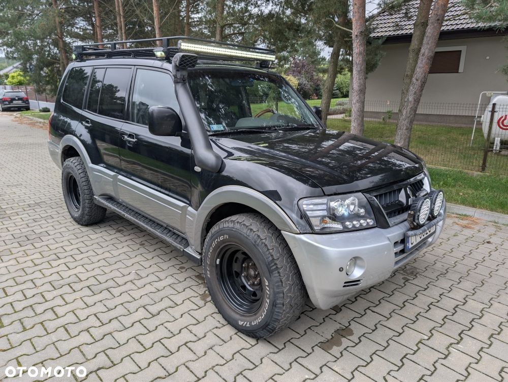 Mitsubishi Pajero - 2