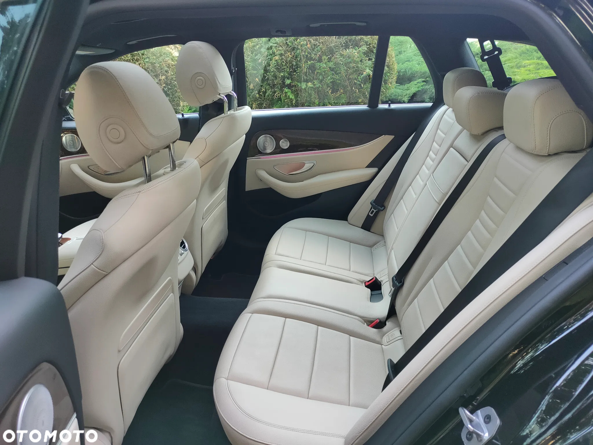 Mercedes-Benz Klasa E 450 4Matic T 9G-TRONIC Avantgarde - 26