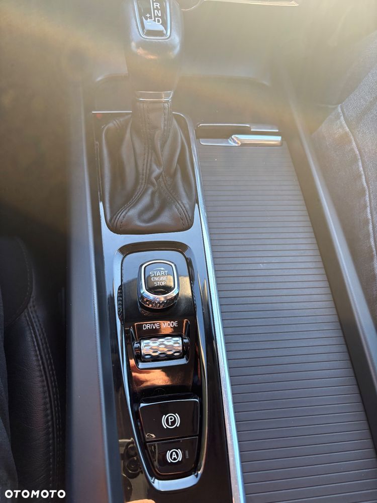 Volvo V60 D4 Geartronic Momentum - 20