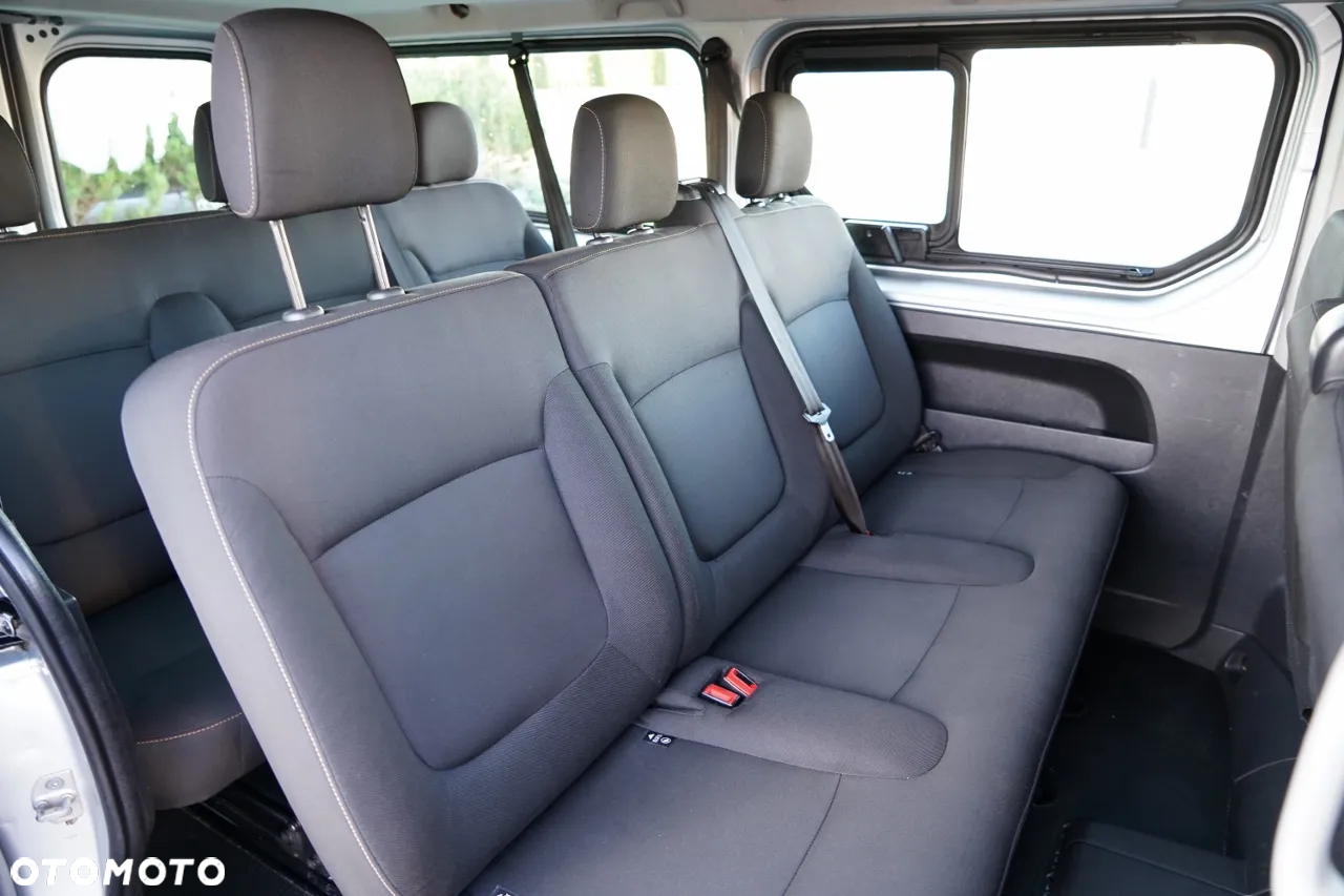Renault TRAFIC 125 DCI  / BUS / 9 MIEJSC / 2017 ROK / POLSKI SALON / SERWISOWANY - 33