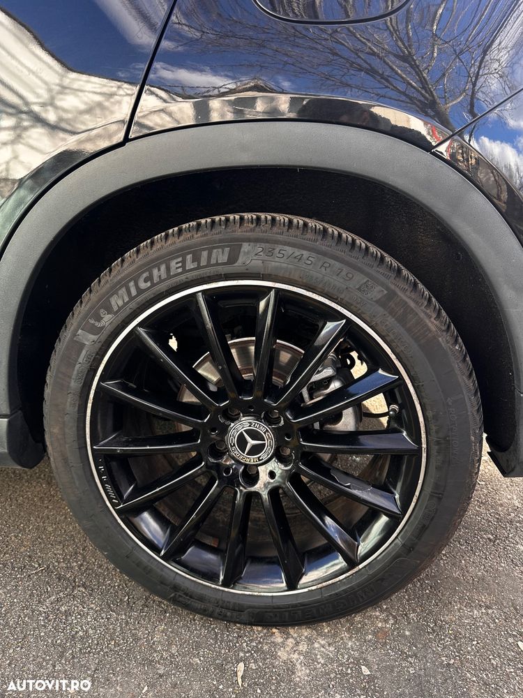 Mercedes-Benz GLA 220 d 4MATIC Aut. - 4