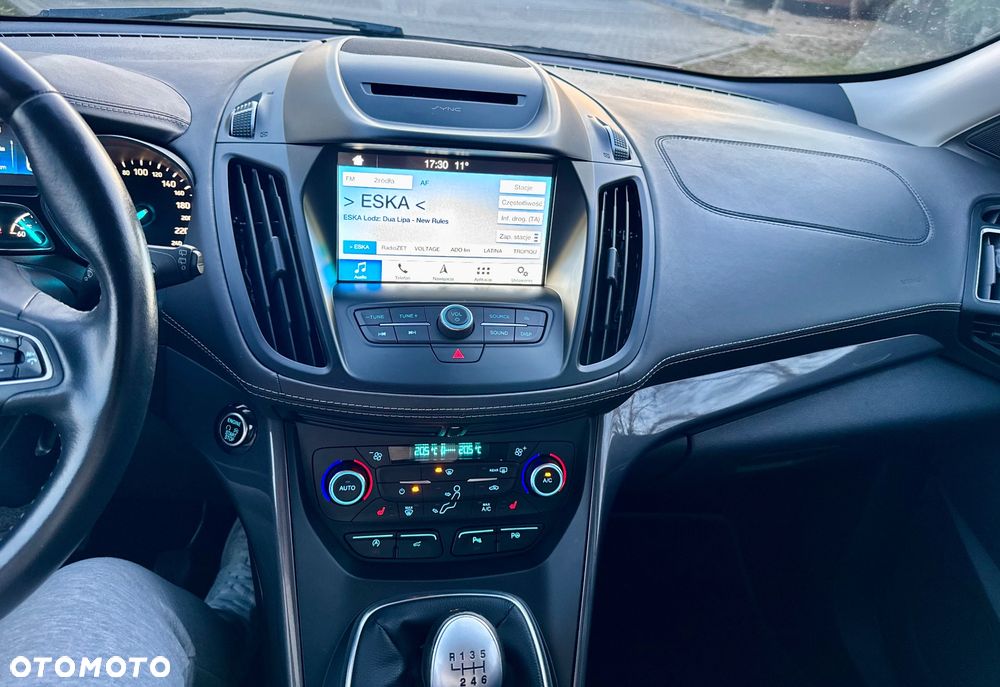 Ford Kuga 1.5 EcoBoost 2x4 Vignale - 30