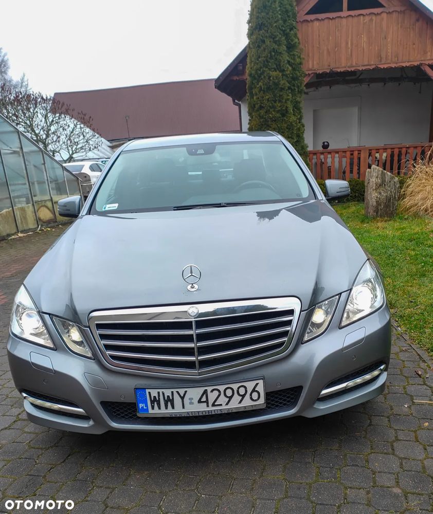 Mercedes-Benz Klasa E 300 CDI DPF BlueEFFICIENCY 7G-TRONIC Avantgarde - 4