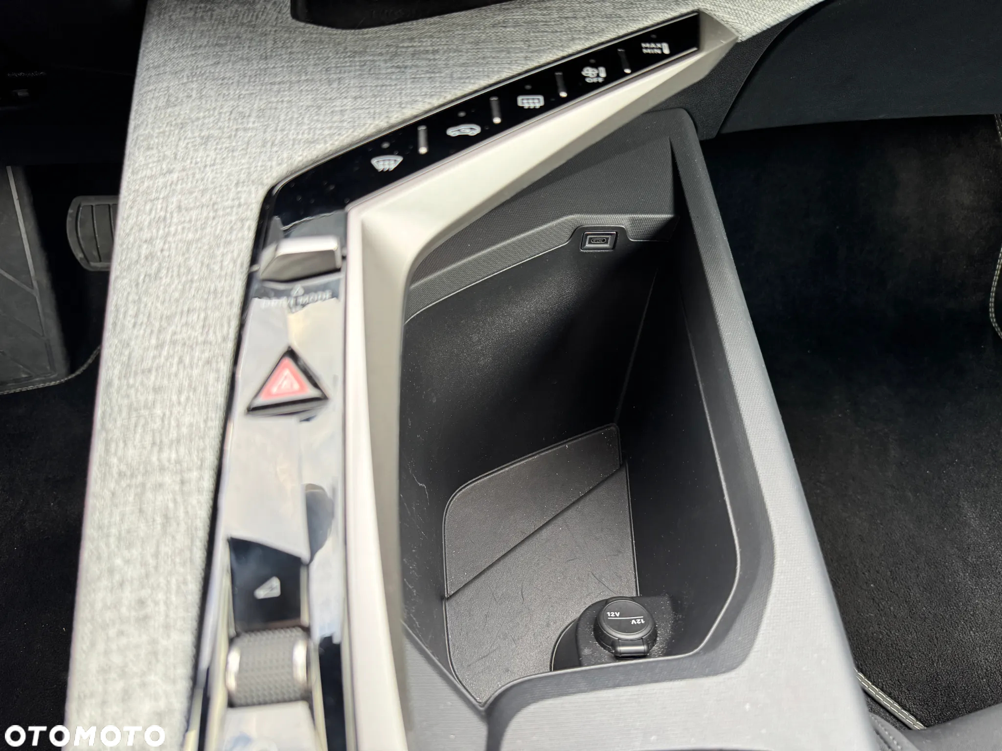 Peugeot 5008 1.2 PureTech mHEV Allure S&S e-DCS6 - 37