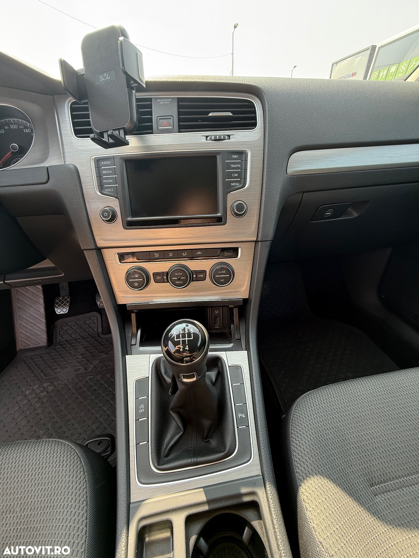 Volkswagen Golf 1.6 TDI DPF BMT Trendline - 14