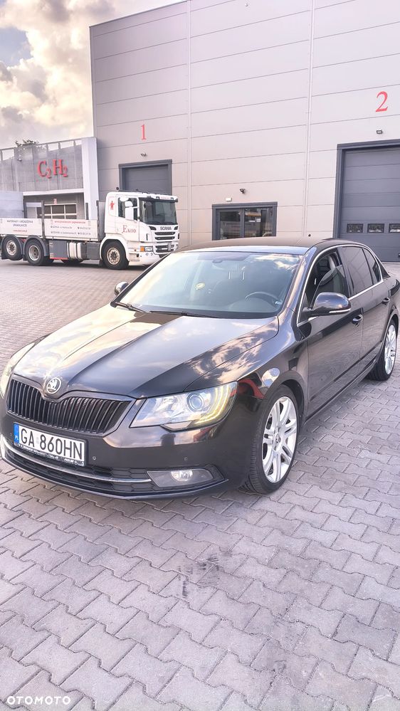 Skoda Superb 2.0 TDI Ambition DSG - 1