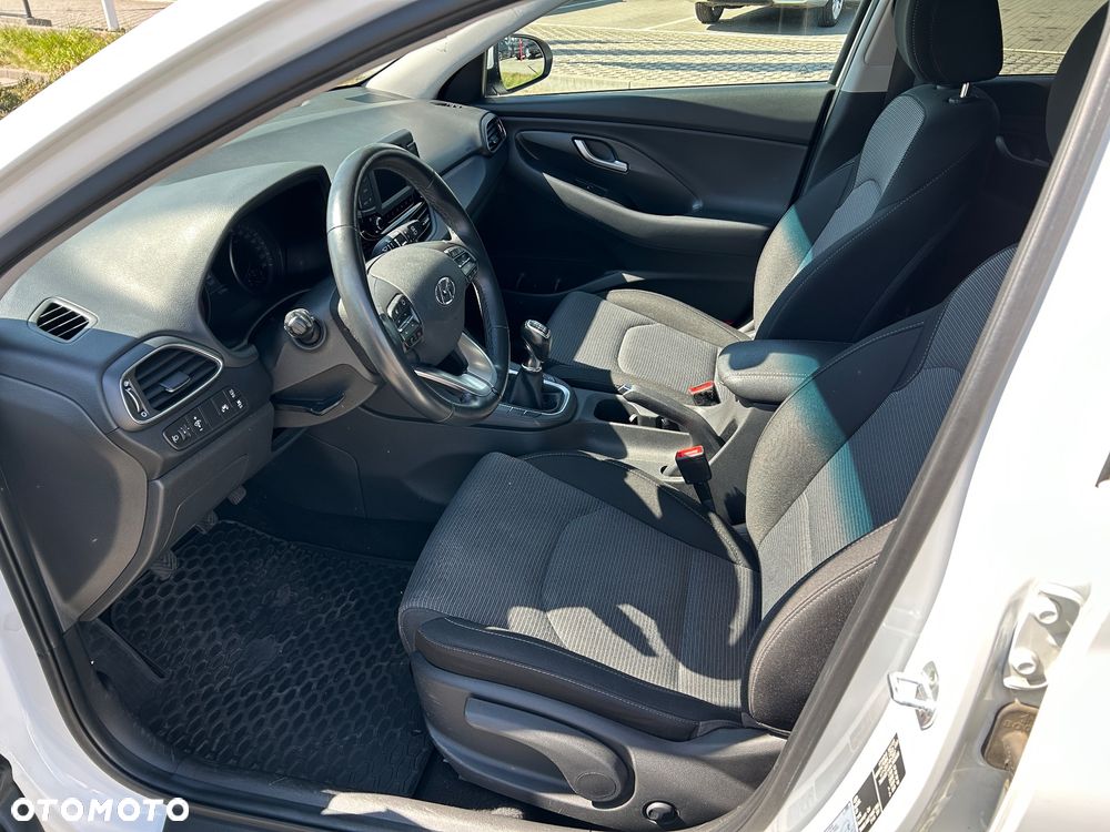 Hyundai i30 1.4 Classic + - 9