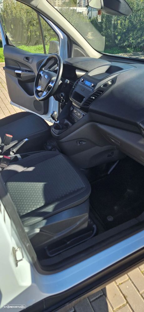 Ford Transit Connect - 19