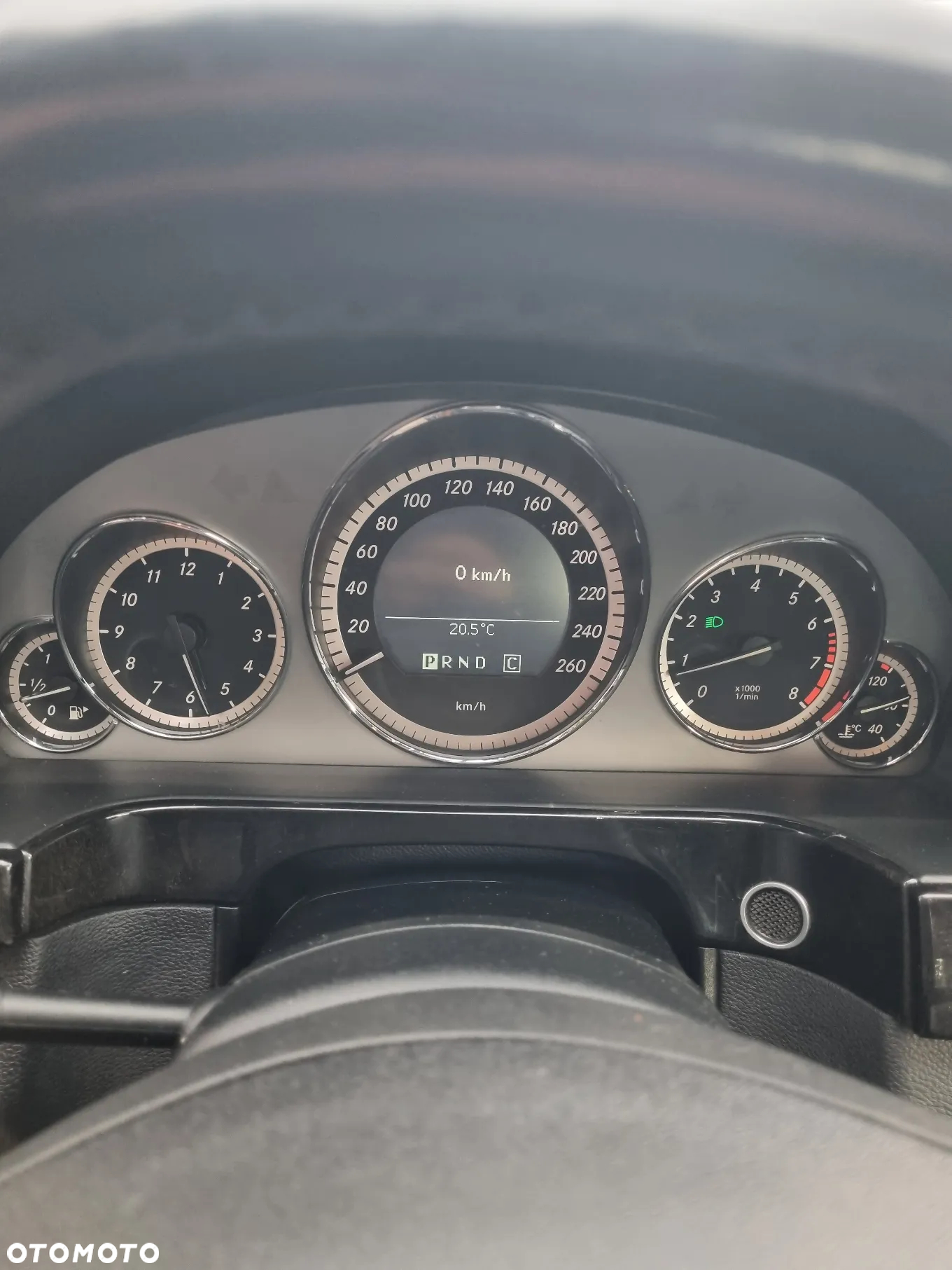 Mercedes-Benz Klasa E 200 CGI BlueEFFICIENCY Automatik Avantgarde - 17