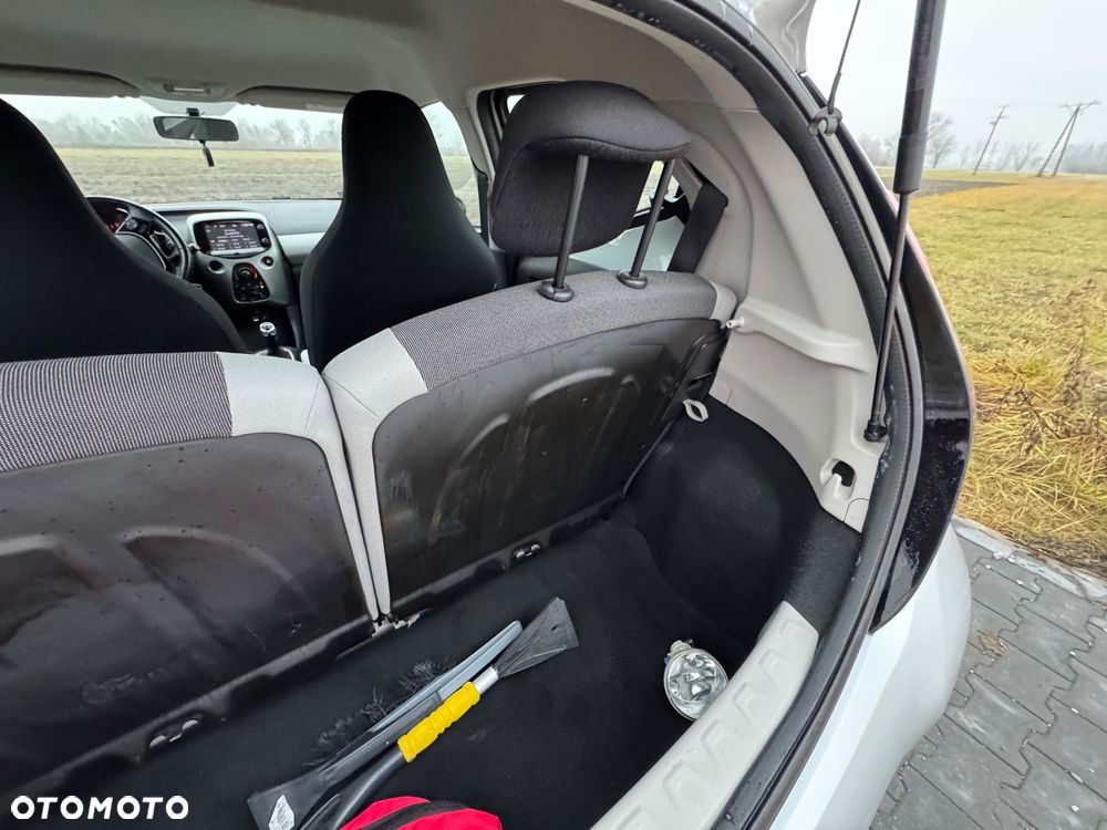 Toyota Aygo x-cite - 13