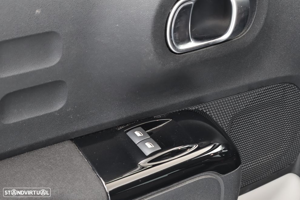 Citroën C3 1.2 PureTech Shine - 20