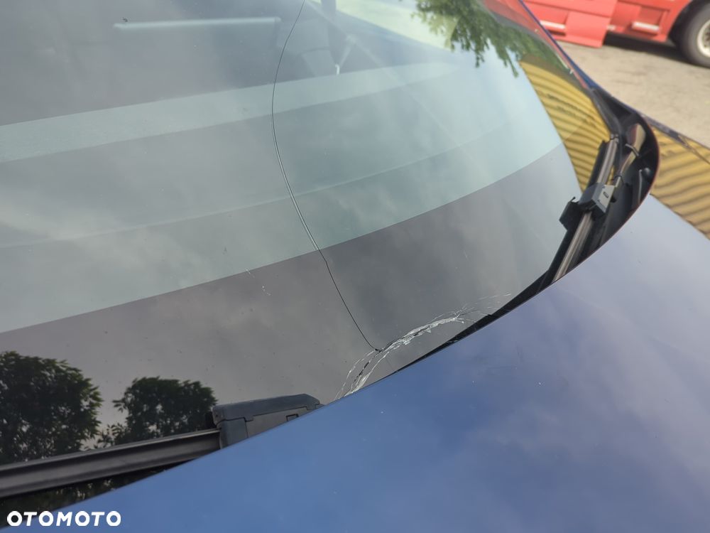 Tesla Model Y - 27