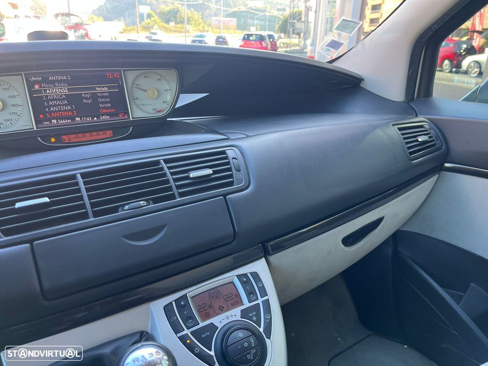 Peugeot 807 HDi 135 Family - 19