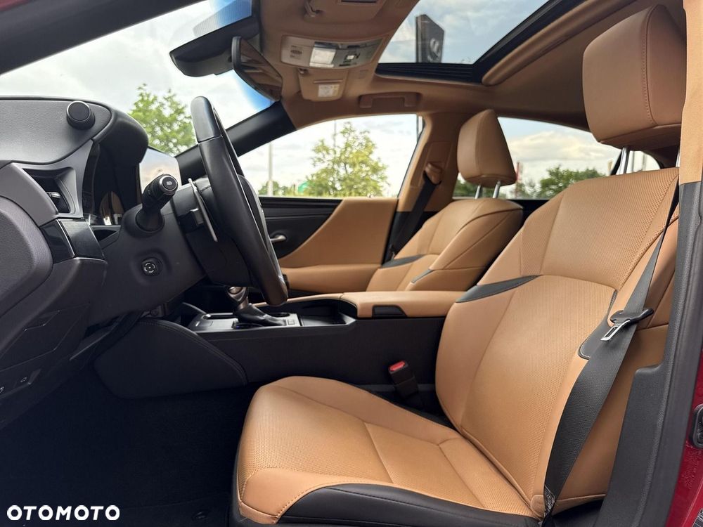 Lexus ES 300h Business Edition - 14