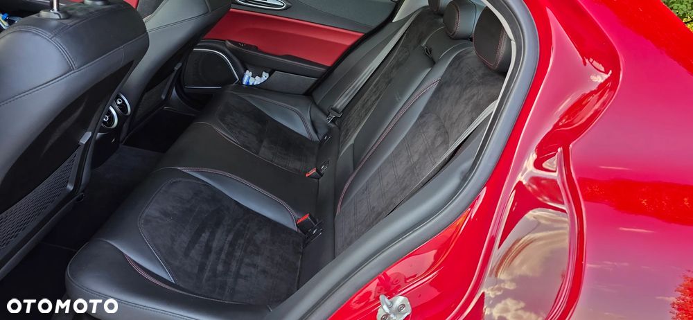 Alfa Romeo Giulia 2.0 Turbo Veloce TI Q4 - 25