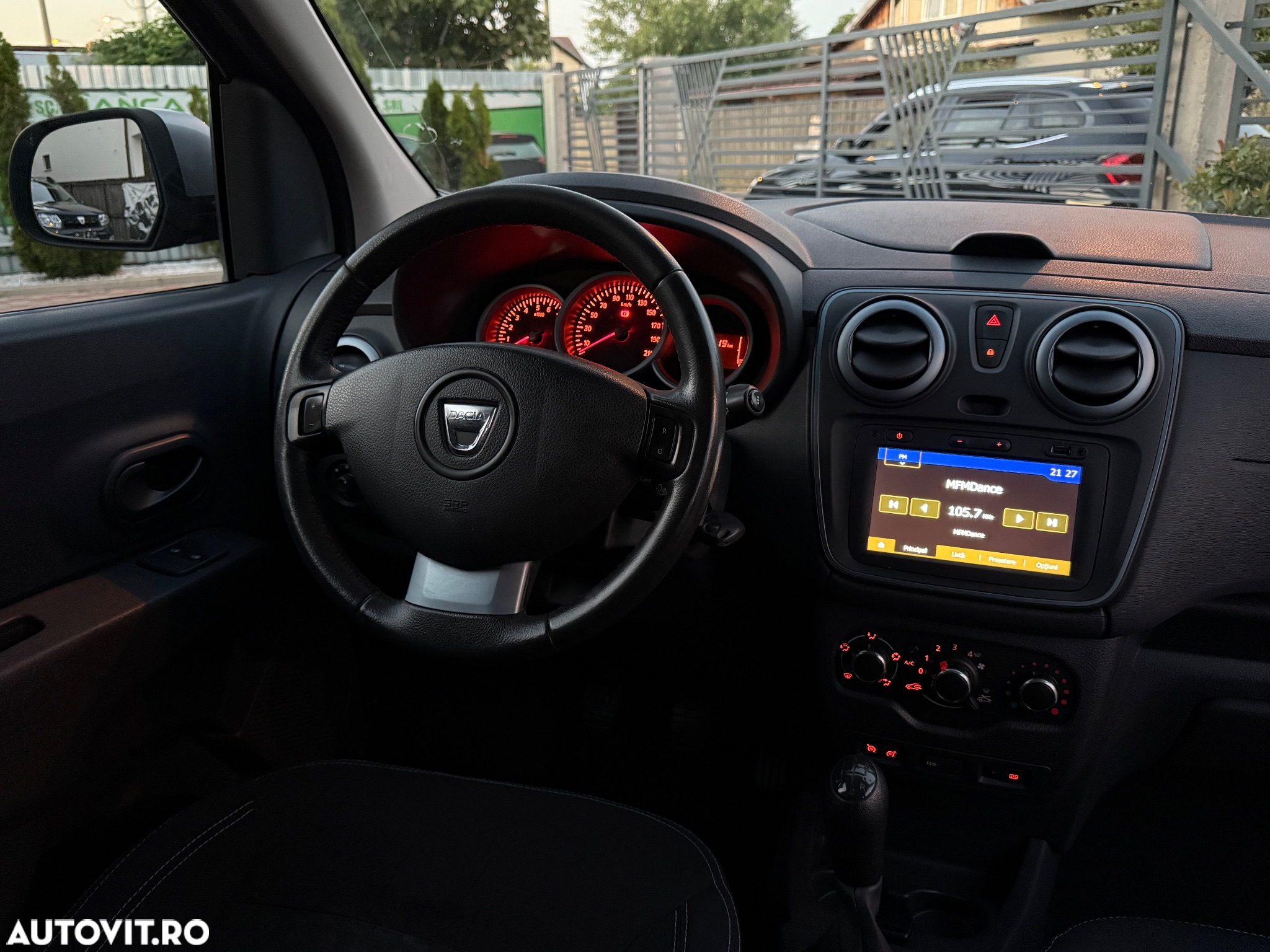 Dacia Lodgy 1.5 dCi Stepway - 16