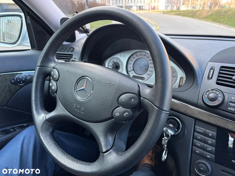 Mercedes-Benz Klasa E 200 Kompressor Automatik Avantgarde - 35