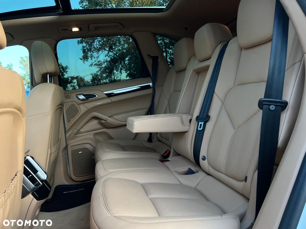 Porsche Cayenne - 29