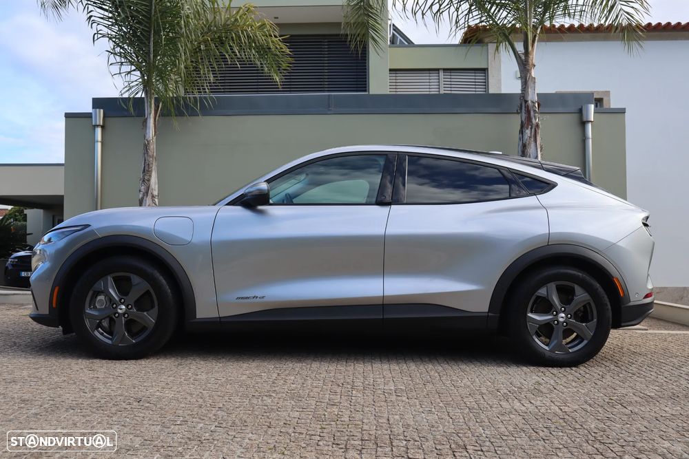 Ford Mustang Mach-E Standard - 40