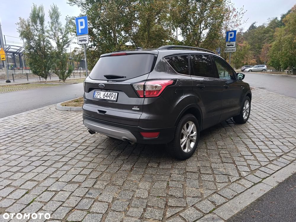 Ford Kuga - 10