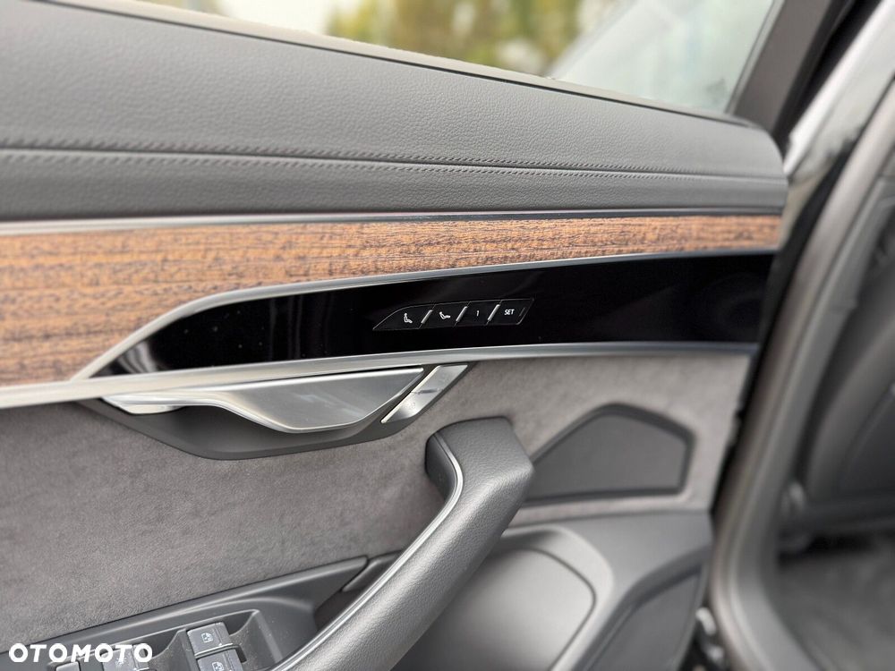 Audi A8 - 12